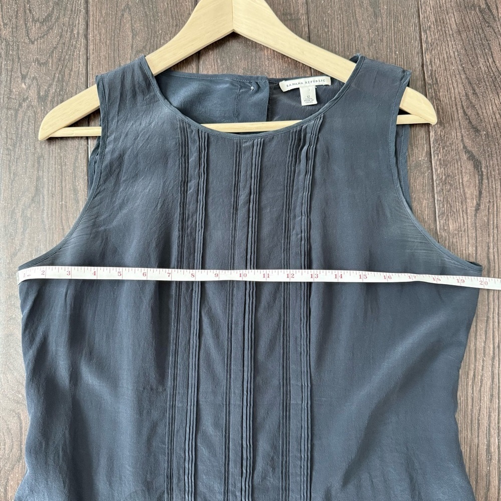 Banana Republic Navy Tank Top with Button Detail - Picture 4 of 5